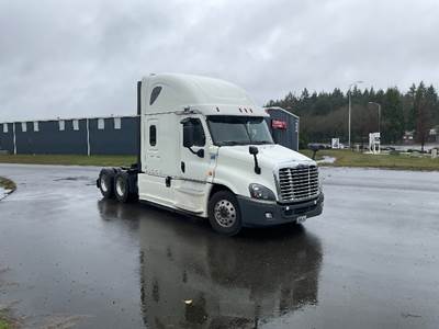 Freightliner Cascadia 125 Sleeper Semi Truck - 72" Integral Sleeper, 450HP, 12 Speed Automatic