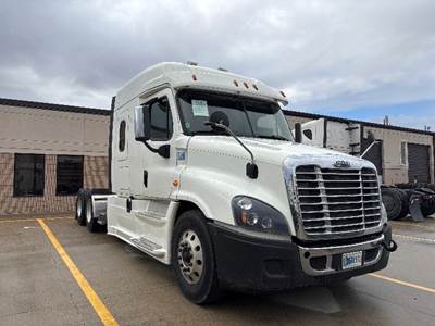 Freightliner Cascadia 125 Sleeper Semi Truck - 60" Integral Sleeper, 455HP, 10 Speed Manual