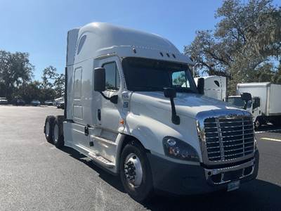 Freightliner Cascadia 125 Sleeper Semi Truck - 72" Integral Sleeper, 455HP, 12 Speed Automatic
