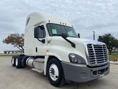 Freightliner Cascadia 125 Sleeper Semi Truck - 72" Integral Sleeper, 455HP, 12 Speed Automatic