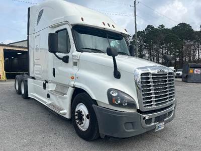 Freightliner Cascadia 125 Sleeper Semi Truck - 72" Integral Sleeper, 455HP, 12 Speed Automatic