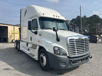 Freightliner Cascadia 125 Sleeper Semi Truck - 72" Integral Sleeper, 455HP, 12 Speed Automatic