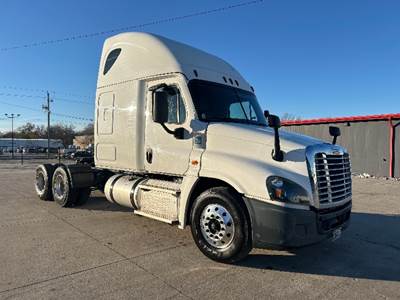 Freightliner Cascadia 125 Sleeper Semi Truck - 72" Integral Sleeper, 455HP, 12 Speed Automatic