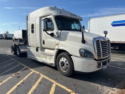 Freightliner Cascadia 125 Sleeper Semi Truck - 60" Integral Sleeper, 455HP, 10 Speed Manual