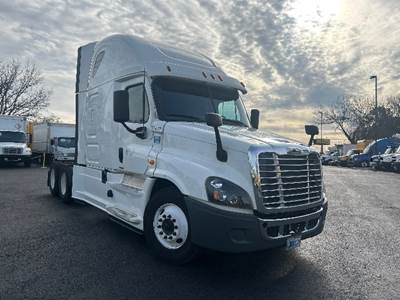 Freightliner Cascadia 125 Sleeper Semi Truck - 72" Integral Sleeper, 455HP, 12 Speed Automatic