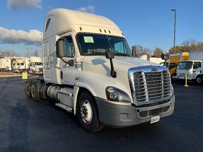 Freightliner Cascadia 125 Sleeper Semi Truck - 72" Integral Sleeper, 455HP, 12 Speed Automatic