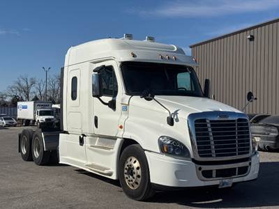 Freightliner Cascadia 125 Sleeper Semi Truck - 60" Integral Sleeper, 455HP, 10 Speed Manual