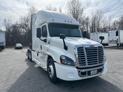 Freightliner Cascadia 125 Sleeper Semi Truck - 72" Integral Sleeper, 455HP, 12 Speed Automatic