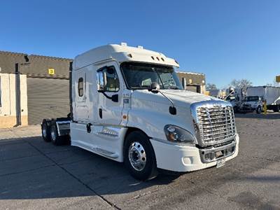 Freightliner Cascadia 125 Sleeper Semi Truck - 60" Integral Sleeper, 455HP, 10 Speed Manual
