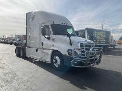 Freightliner Cascadia 125 Sleeper Semi Truck - 72" Integral Sleeper, 455HP, 12 Speed Automatic
