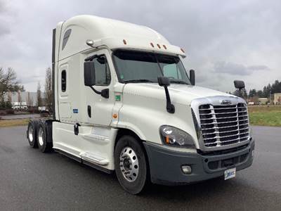 Freightliner Cascadia 125 Sleeper Semi Truck - 72" Integral Sleeper, 450HP, 12 Speed Automatic