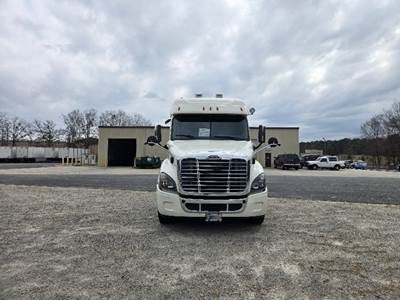 Freightliner Cascadia 125 Sleeper Semi Truck - 60" Integral Sleeper, 455HP, 10 Speed Manual