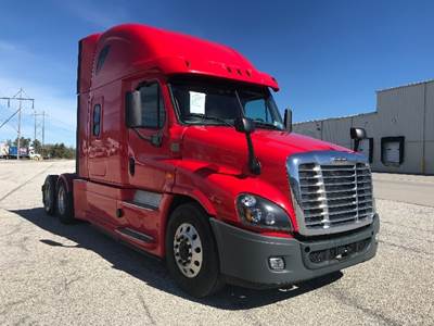 Freightliner Cascadia 125 Sleeper Semi Truck - 72" Integral Sleeper, 450HP, 12 Speed Automatic