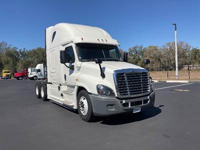 Freightliner Cascadia 125 Sleeper Semi Truck - 72" Integral Sleeper, 455HP, 12 Speed Automatic