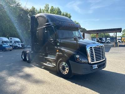 Freightliner Cascadia 125 Sleeper Semi Truck - 72" Integral Sleeper, 455HP, 12 Speed Automatic