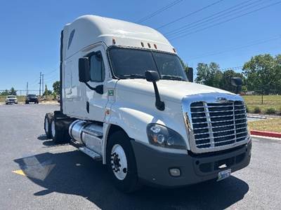 Freightliner Cascadia 125 Sleeper Semi Truck - 72" Integral Sleeper, 455HP, 10 Speed Manual