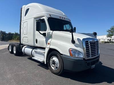 Freightliner Cascadia 125 Sleeper Semi Truck - 72" Integral Sleeper, 450HP, 12 Speed Automatic