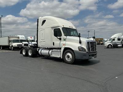 Freightliner Cascadia 125 Sleeper Semi Truck - 72" Integral Sleeper, 450HP, 12 Speed Automatic