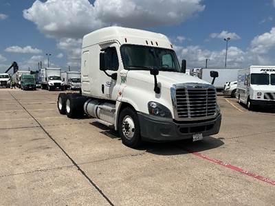 Freightliner Cascadia 125 Sleeper Semi Truck - 72" Integral Sleeper, 455HP, 10 Speed Manual