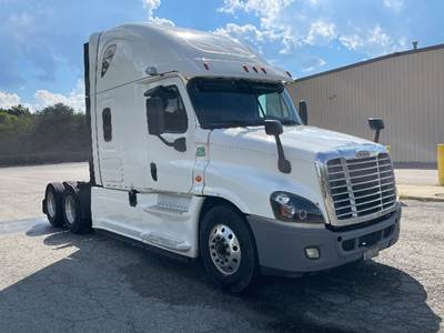 Freightliner Cascadia 125 Sleeper Semi Truck - 72" Integral Sleeper, 450HP, 12 Speed Automatic