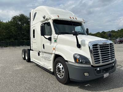 Freightliner Cascadia 125 Sleeper Semi Truck - 72" Integral Sleeper, 450HP, 12 Speed Automatic