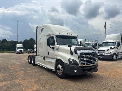 Freightliner Cascadia 125 Sleeper Semi Truck - 72" Integral Sleeper, 455HP, 12 Speed Automatic