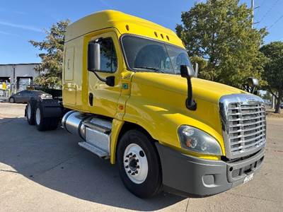 Freightliner Cascadia 125 Sleeper Semi Truck - 60" Integral Sleeper, 455HP, 10 Speed Manual