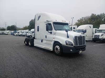Freightliner Cascadia 125 Sleeper Semi Truck - 72" Integral Sleeper, 450HP, 12 Speed Automatic