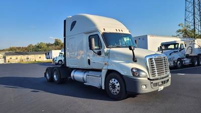 Freightliner Cascadia 125 Sleeper Semi Truck - 72" Integral Sleeper, 475HP, 12 Speed Automatic