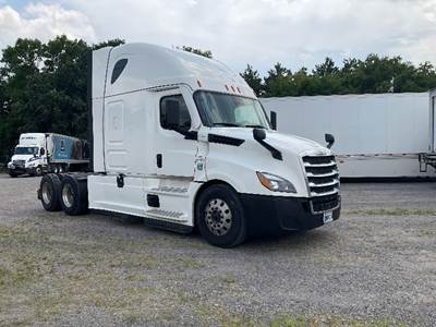 Freightliner Cascadia 126 Sleeper Semi Truck - 72" Integral Sleeper, 455HP, 12 Speed Automatic
