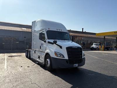 Freightliner Cascadia 126 Sleeper Semi Truck - 72" Integral Sleeper, 455HP, 12 Speed Automatic