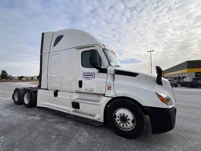 Freightliner Cascadia 126 Sleeper Semi Truck - 72" Integral Sleeper, 455HP, 12 Speed Automatic