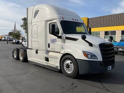 Freightliner Cascadia 126 Sleeper Semi Truck - 72" Integral Sleeper, 455HP, 12 Speed Automatic
