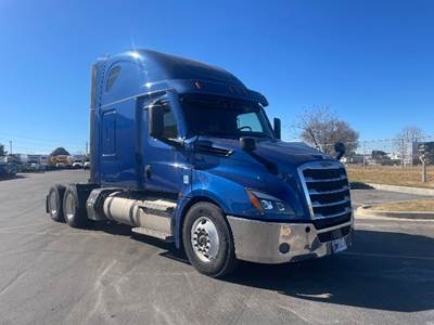 Freightliner Cascadia 126 Sleeper Semi Truck - 72" Integral Sleeper, 455HP, 12 Speed Automatic