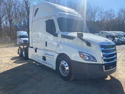 Freightliner Cascadia 126 Sleeper Semi Truck - 72" Integral Sleeper, 400HP, 12 Speed Automatic