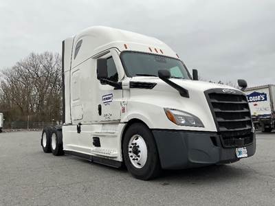 Freightliner Cascadia 126 Sleeper Semi Truck - 72" Integral Sleeper, 455HP, 12 Speed Automatic