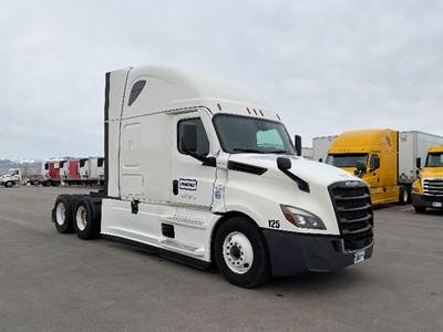 Freightliner Cascadia 126 Sleeper Semi Truck - 72" Integral Sleeper, 455HP, 12 Speed Automatic