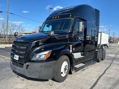 Freightliner Cascadia 126 Sleeper Semi Truck - 72" Integral Sleeper, 455HP, 12 Speed Automatic