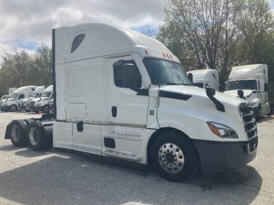 Freightliner Cascadia 126 Sleeper Semi Truck - 72" Integral Sleeper, 400HP, 12 Speed Automatic