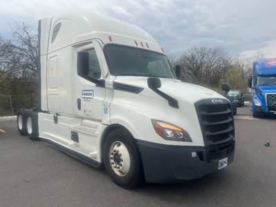 Freightliner Cascadia 126 Sleeper Semi Truck - 72" Integral Sleeper, 455HP, 12 Speed Automatic