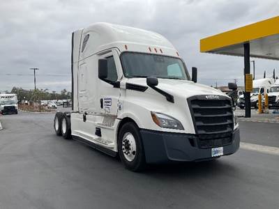Freightliner Cascadia 126 Sleeper Semi Truck - 72" Integral Sleeper, 455HP, 12 Speed Automatic