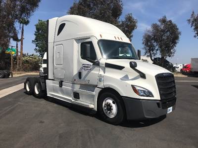 Freightliner Cascadia 126 Sleeper Semi Truck - 72" Integral Sleeper, 455HP, 12 Speed Automatic