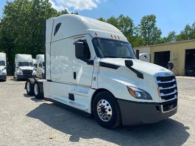 Freightliner Cascadia 126 Sleeper Semi Truck - 72" Integral Sleeper, 400HP, 12 Speed Automatic