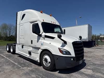 Freightliner Cascadia 126 Sleeper Semi Truck - 72" Integral Sleeper, 455HP, 12 Speed Automatic