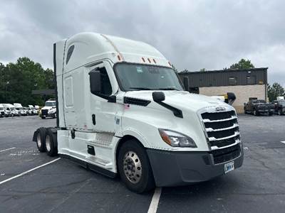 Freightliner Cascadia 126 Sleeper Semi Truck - 72" Integral Sleeper, 400HP, 12 Speed Automatic