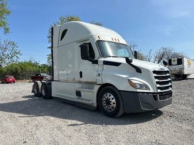 Freightliner Cascadia 126 Sleeper Semi Truck - 72" Integral Sleeper, 400HP, 12 Speed Automatic