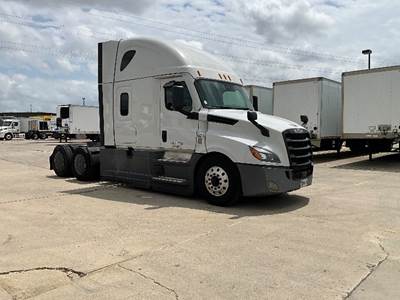 Freightliner Cascadia 126 Sleeper Semi Truck - 72" Integral Sleeper, 505HP, 12 Speed Automatic