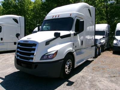 Freightliner Cascadia 126 Sleeper Semi Truck - Integral Sleeper