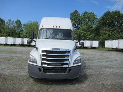 Freightliner Cascadia 126 Sleeper Semi Truck - Integral Sleeper