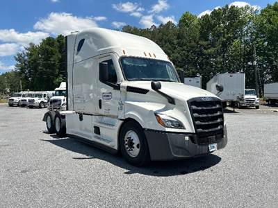 Freightliner Cascadia 126 Sleeper Semi Truck - 72" Integral Sleeper, 455HP, 12 Speed Automatic